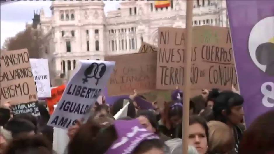 La juez cita a declarar como imputado al delegado del Gobierno en Madrid por la marcha del 8-M