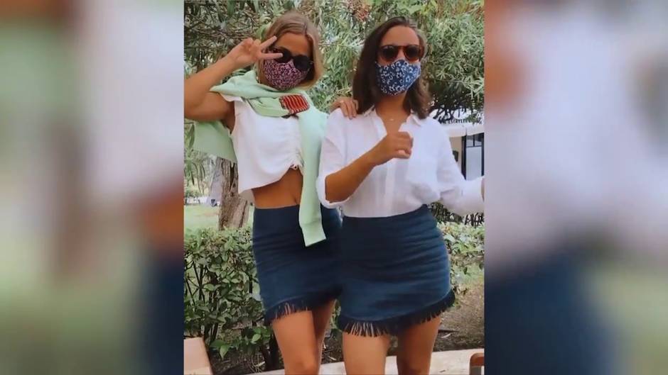 María Pombo da la bienvenida al verano con un baño en la piscina