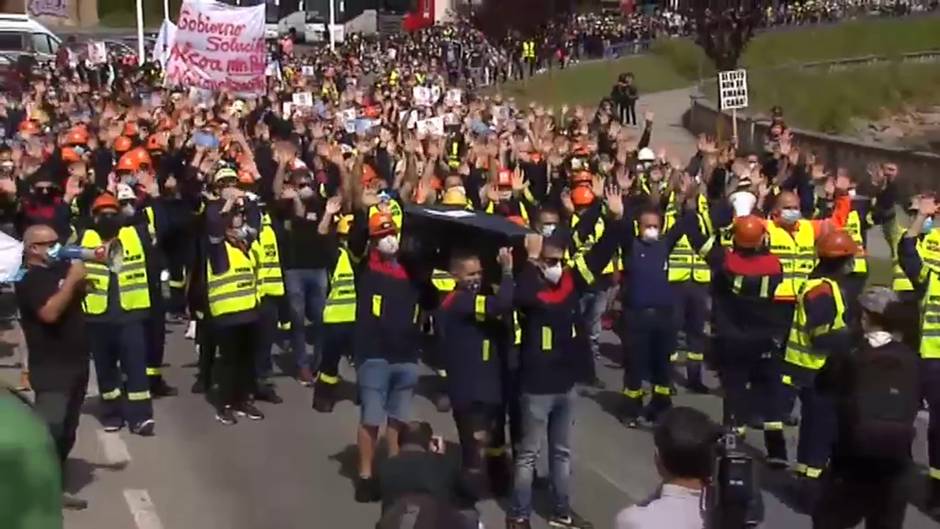 Viveiro se moviliza contra el cierre de la planta de Alcoa San Cibrao