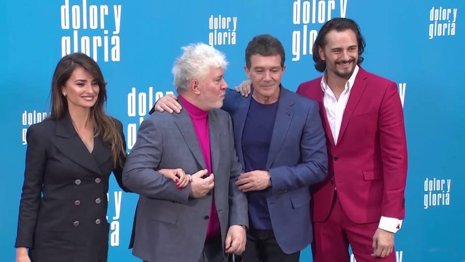 Almodóvar, entre los firmantes de un manifiesto para la reconstrucción