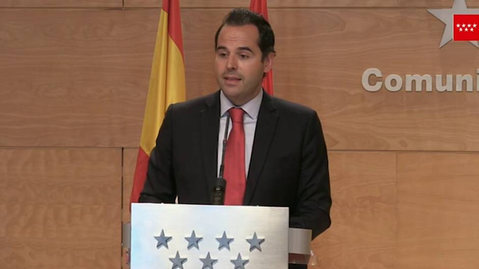 Aguado pide al Gobierno central un plan para Barajas