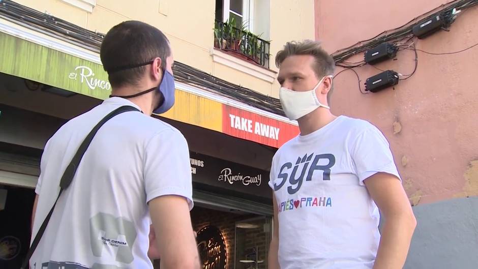 Diez bares de Lavapiés ofrecen gratis una tapa creada en el confinamiento