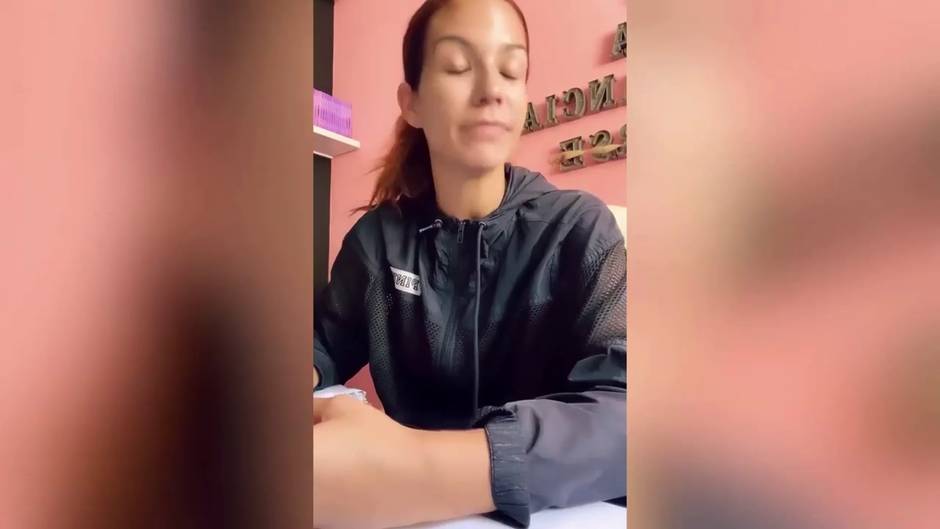 Tamara Gorro cuenta como tiene que hacer algo "desagradable" en Youtube