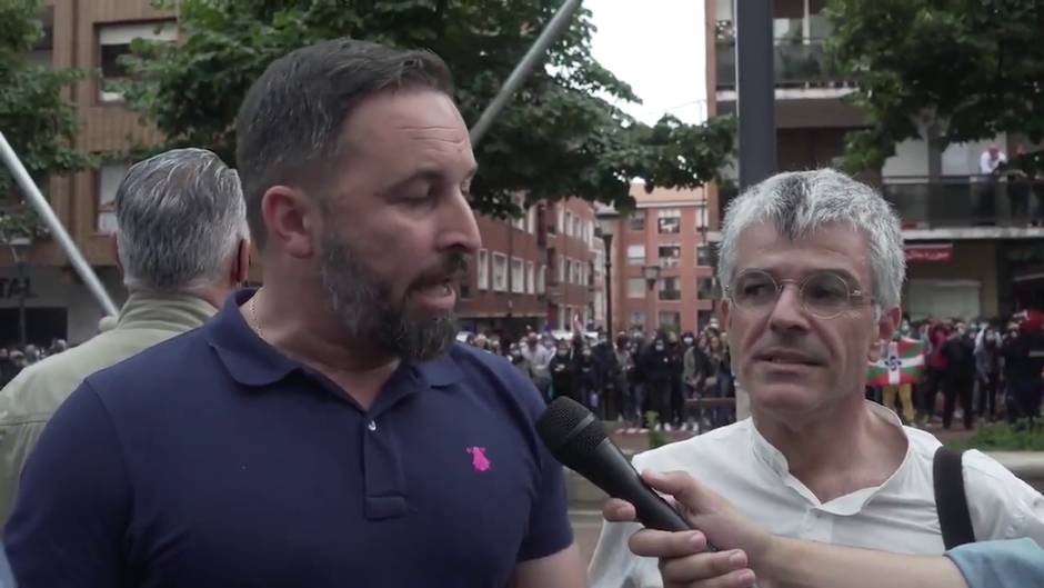 Abascal denuncia la agresión a Rocío de Meer en un "acto de hostigamiento"