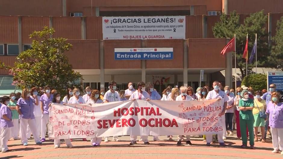 Homenaje de los profesionales del Hospital Severo Ochoa a los vecinos de Leganés