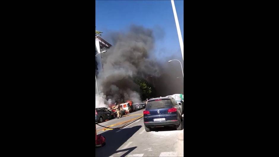 Coches ardiendo en Los Remedios