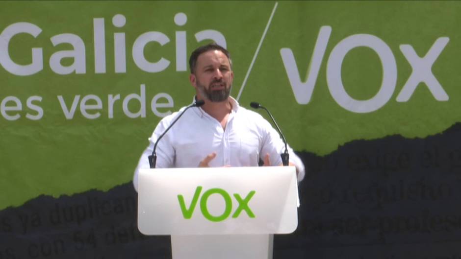 Abascal dice que VOX es "el muñeco del pim, pam, pum" ante la pasividad del resto de partidos