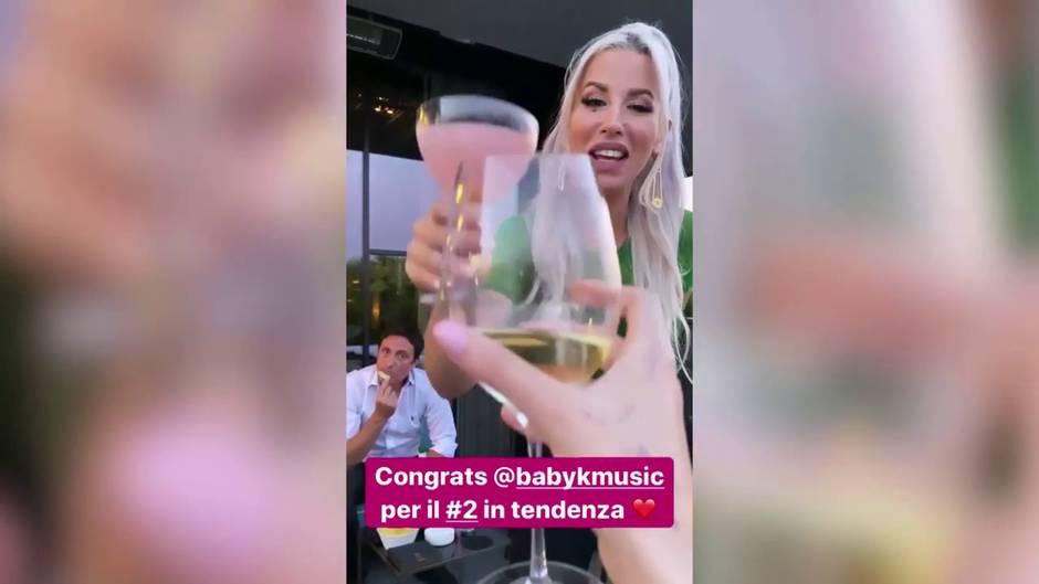 Chiara Ferragni disfruta de un aperitivo italiano junto a Baby K