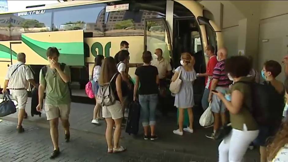 Grave y en la UCI el enfermo de covid-19 que viajó en autobús desde Madrid a Vigo