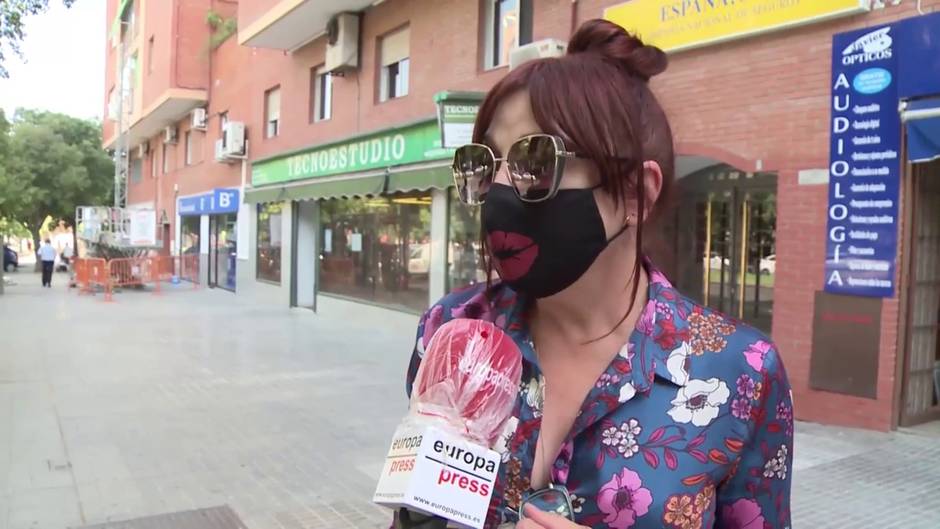 Vecina de Badajoz: La gente está "más concienciada" con higiene y mascarilla