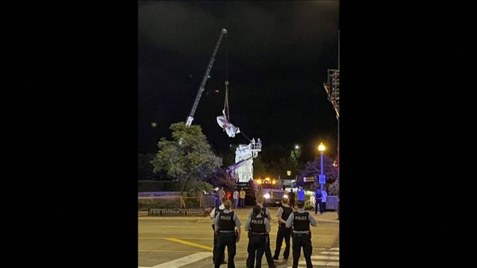 El ayuntamiento de Chicago retira dos estatuas de Cristobal Colón para evitar disturbios