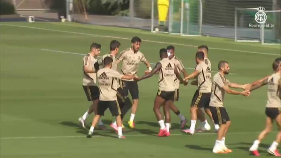 El Real Madrid trabaja la defensa y el ataque de cara a su partido contra el Manchester City