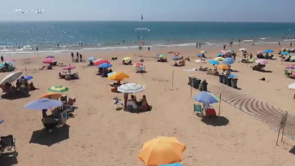 Una cadena de televisión británica califica de ejemplar la playa de Regla, en Chipiona