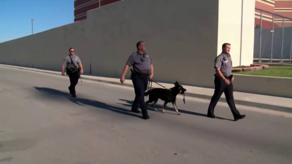 Dos presos huyen de la cárcel de Oklahoma descolgándose por una cuerda hecha con sábanas