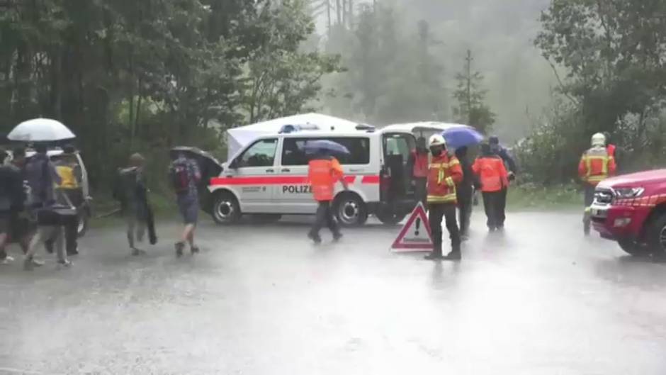 Tres españoles han muerto y uno ha desaparecido mientras hacían barranquismo en Suiza