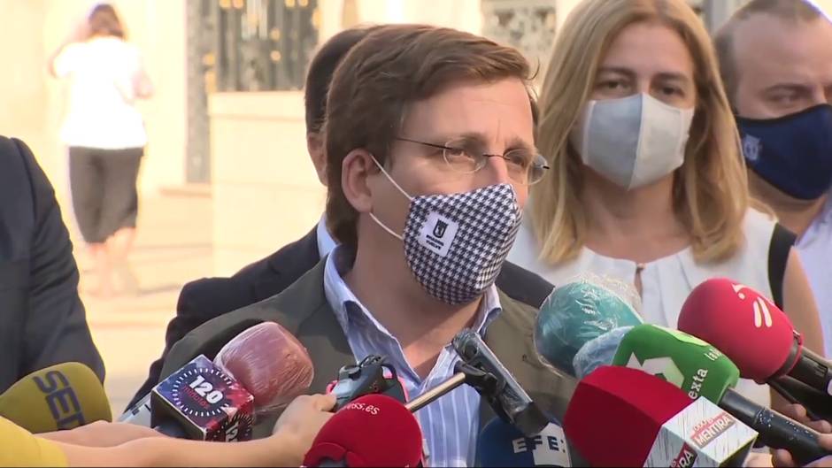 Los madrileños pueden ya disfrutar de una Puerta del Sol peatonal