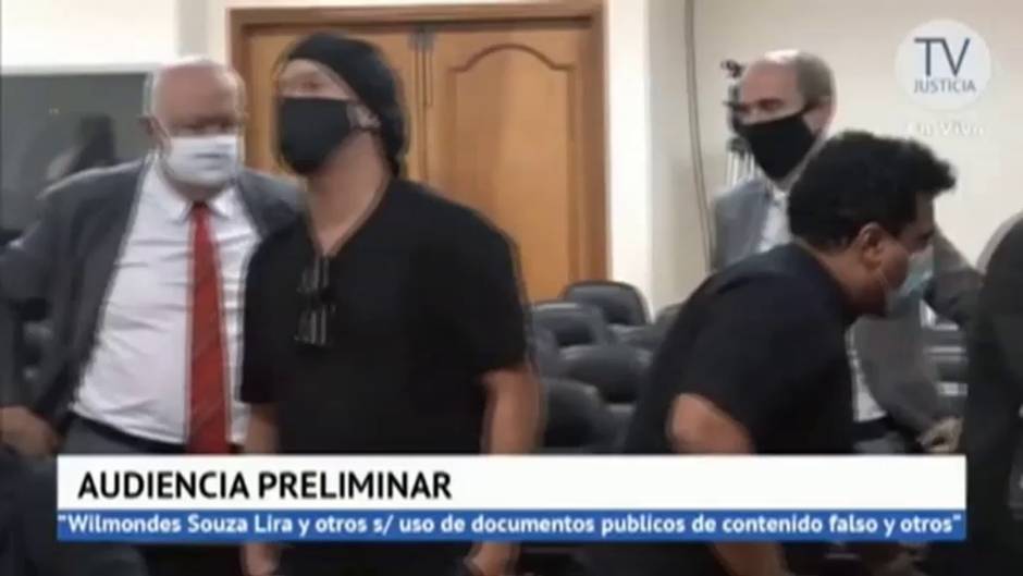 Ronaldinho es puesto en libertad tras seis meses retenido en Paraguay