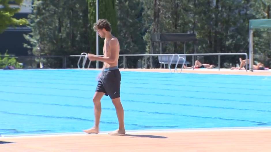 Últimos días de piscinas municipales abiertas en Madrid ante el cierre anticipado