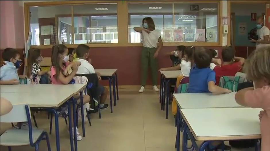 Cuatrocientos mil escolares en Madrid vuelven a las aulas