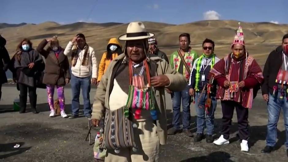 Indígenas celebran la primavera con un ritual ancestral en los Andes bolivianos