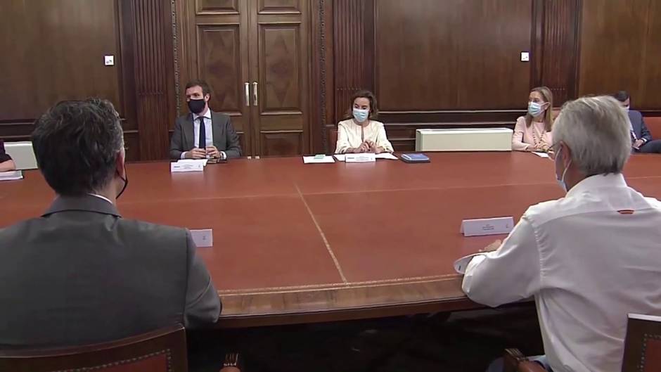 Casado pide el cese de Garzón y Lastra le contesta criticando la gestión de Madrid