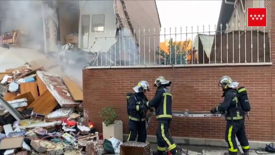 Aparatosa explosión si víctimas en una casa de San Martín de la Vega en Madrid