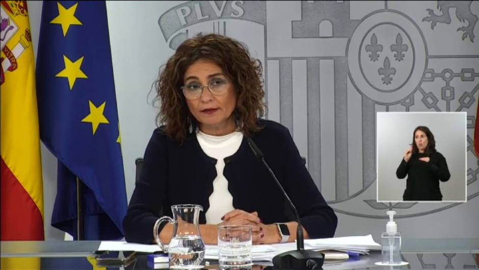 Montero acusa al Partido Popular de estar en "insumisión y rebelión"