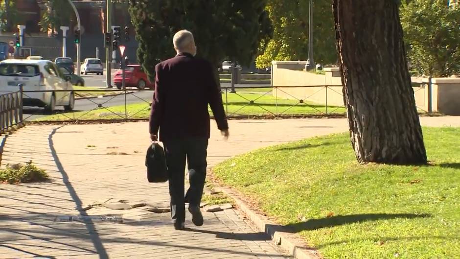 Un ciudadano se encara a la concentración de UGT en Madrid