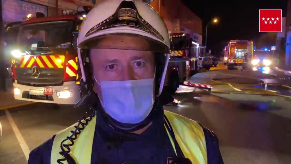 BomberosCM explican su trabajo en el incendio de Fuenlabrada