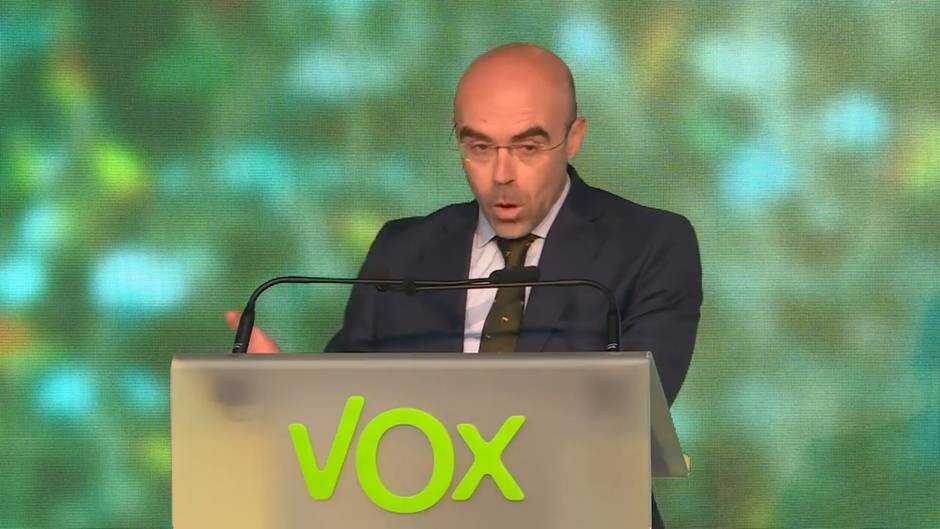 Vox incluye a Casado en el Gobierno de Sánchez como "ministro de la oposición"