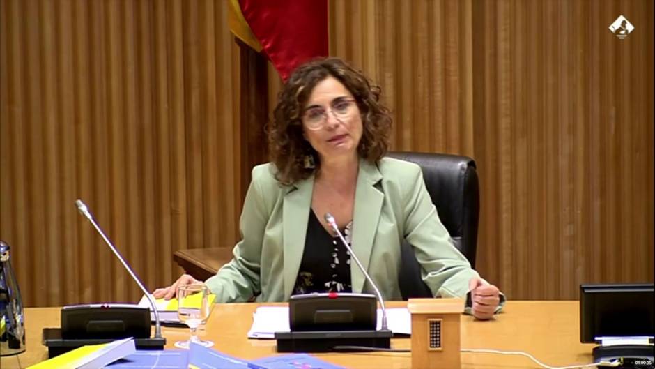 Montero presenta los PGE de 2021, a los que tilda de "históricos"