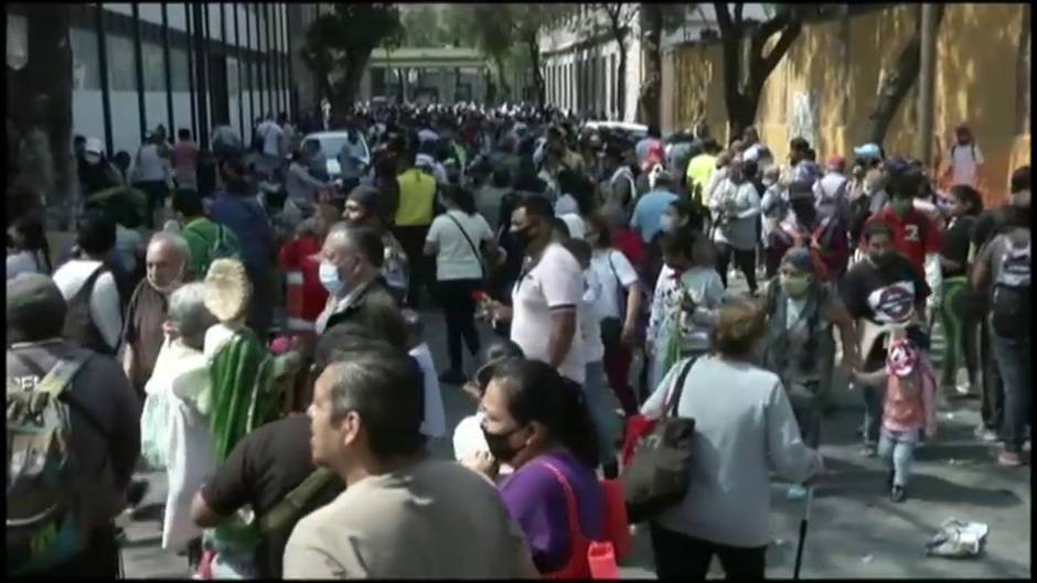 El santo de las causas perdidas congrega a multitud de fieles en México D.F. sin distancia social