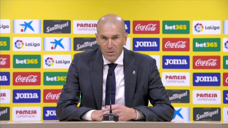 Zidane sobre el futuro de Isco: "Es jugador del Madrid, está con nosotros y no hay que hablar"