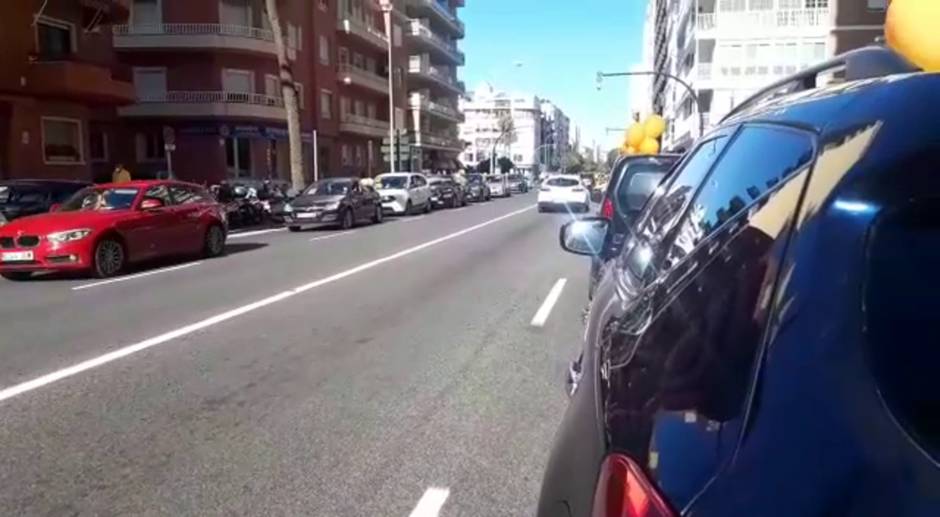 Caravana de vehículos contra la "ley Celaá" en Cádiz