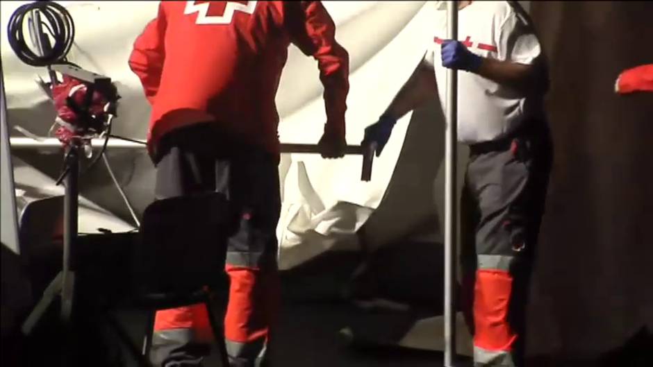 Desmantelan el campamento para migrantes de Arguineguín