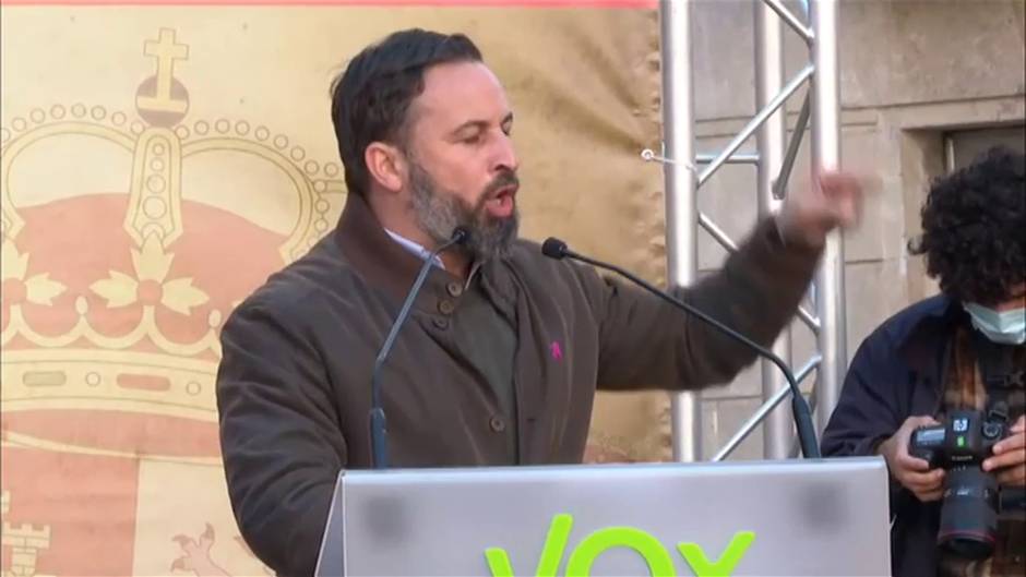 Abascal: "El mayor enemigo de la Constitución es el Gobierno apoyado en los separatistas y en la ETA"