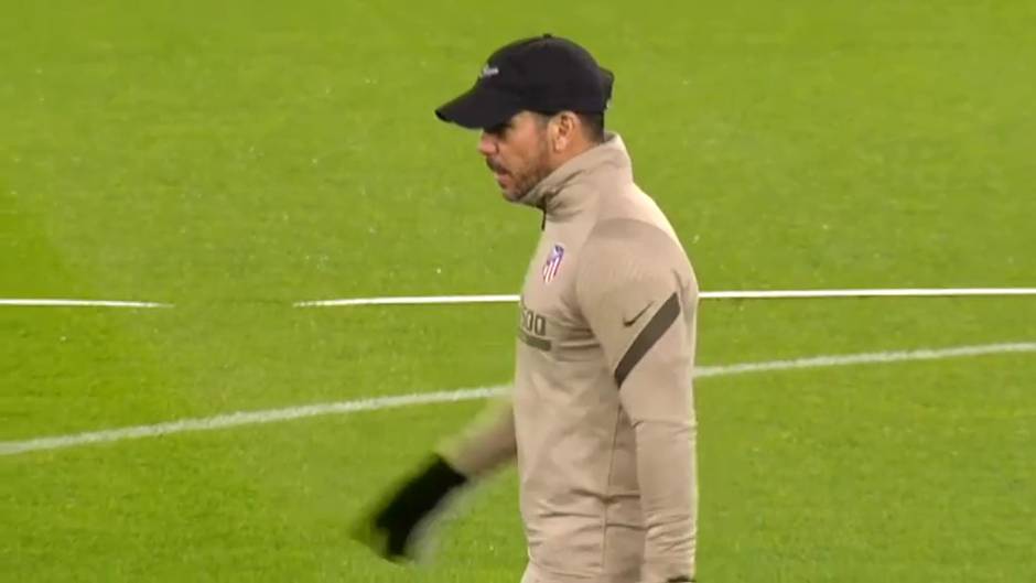 El Atlético toma contacto con el césped del Red Bull Arena de Salzburgo