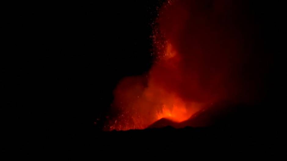 Nuevo despertar de volcán Etna en Italia