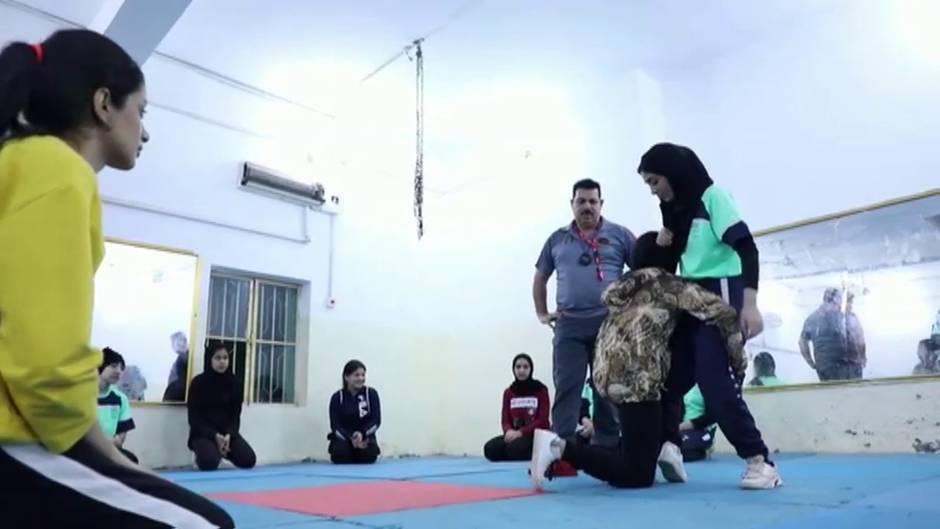 Un equipo de mujeres de lucha libre en Irak desafía las fuertes tradiciones del país