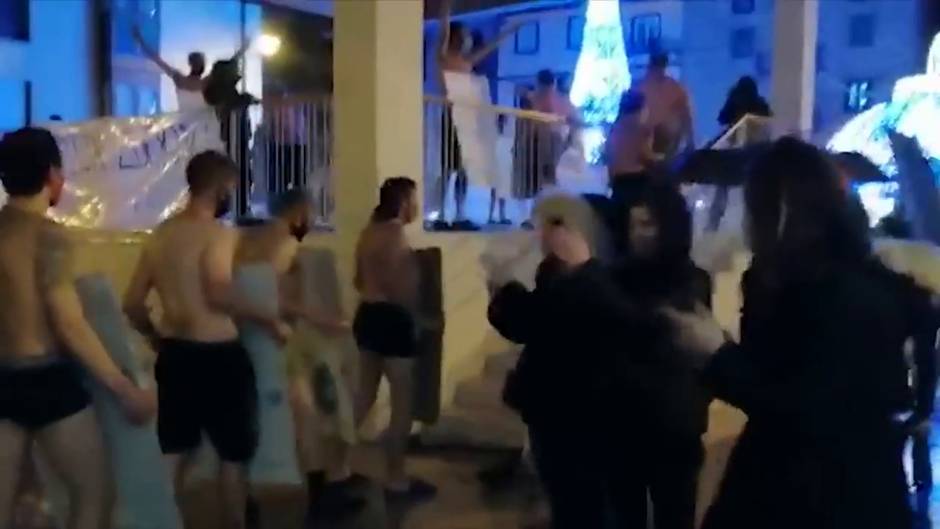 Hosteleros de Ermua piden desnudos medidas para el sector