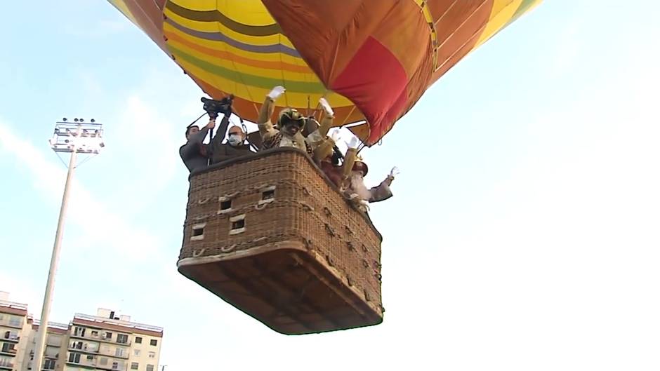 Los Reyes Magos visitan las comunidades españolas por tierra, mar y aire