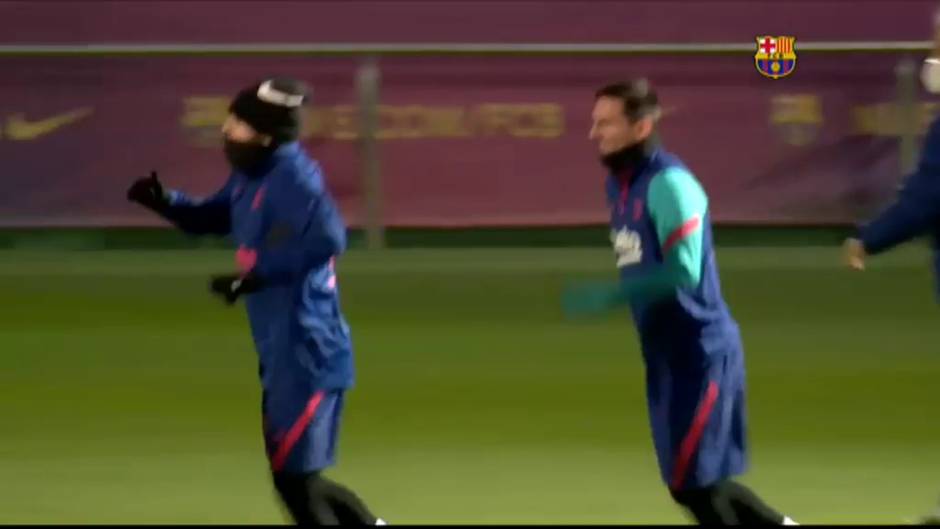 Último entrenamiento del Barcelona antes de su visita a San Mamés