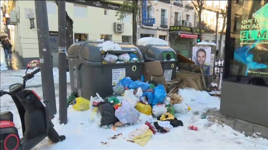 Basura acumulada en Madrid tras la nevada