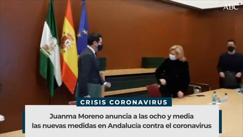 El presidente de la Junta, Juanma Moreno, asiste a la reunión del comité de expertos de coronavirus en Andalucía