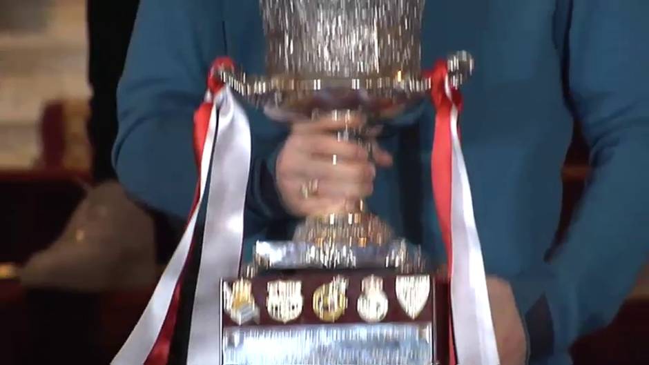 Recibimiento al Athletic en la Diputación Foral de Bizkaia