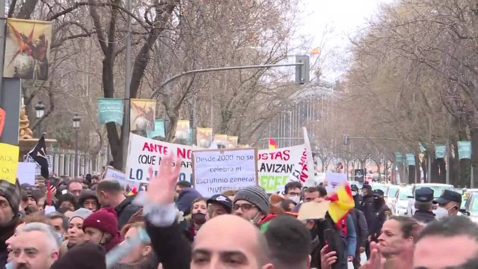 Manifestación negacionista en Madrid pide libertad