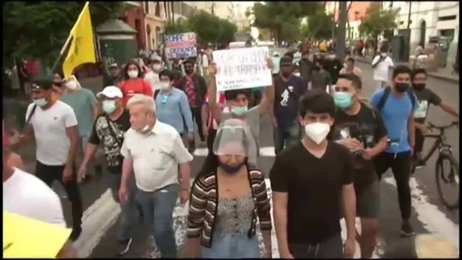 PROTESTAS EN PERÚ CONTRA EL NUEVO CONFINAMIENTO