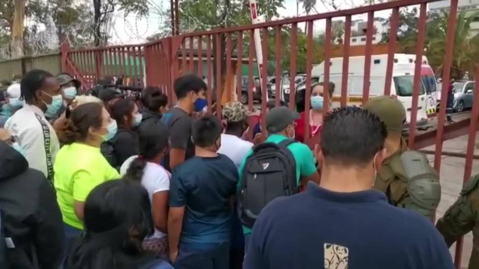 Continúa la evacuación de pacientes del hospital San Borja Arriarán