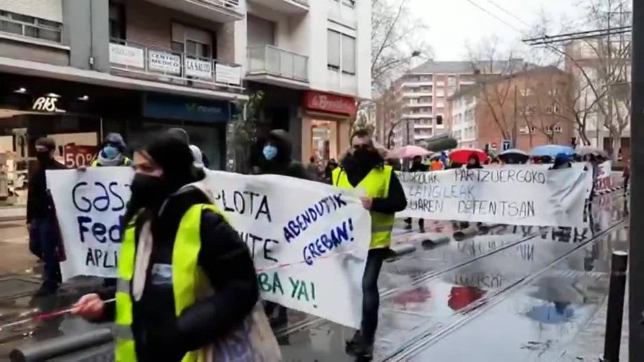 Más de 50 comités de empresa piden en Vitoria "un empleo digno"