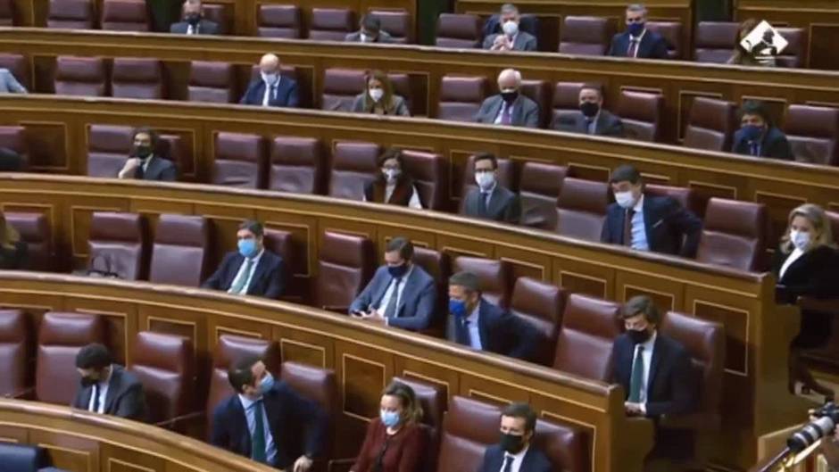 Batet reprende a diputados del PP: "No se escondan tras las mascarillas"